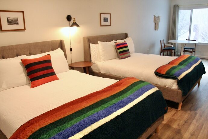 Imagen de la habitación del Hotel Sierra Blue and Swim Club. Foto 14