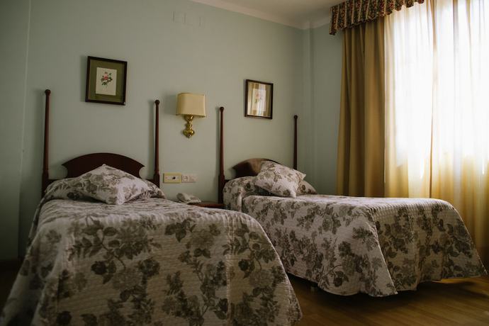 Imagen de la habitación del Hotel Sierra De Aracena. Foto 8