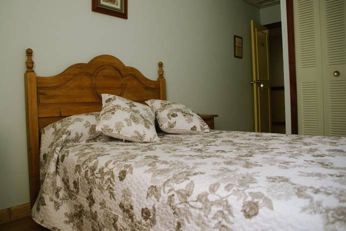 Imagen de la habitación del Hotel Sierra De Aracena. Foto 10
