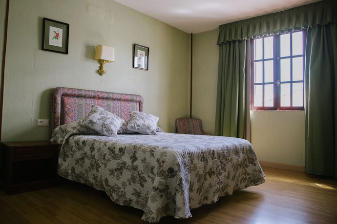 Imagen de la habitación del Hotel Sierra De Aracena. Foto 15