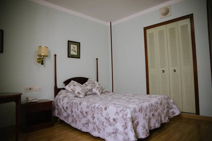 Imagen de la habitación del Hotel Sierra De Aracena. Foto 21