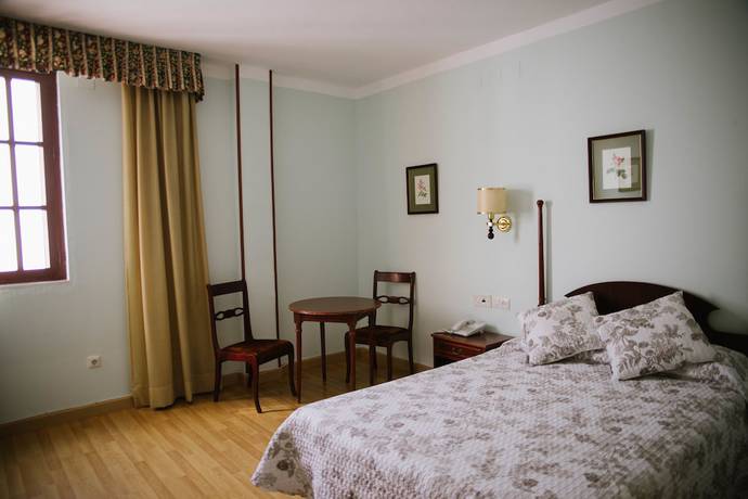 Imagen de la habitación del Hotel Sierra De Aracena. Foto 22