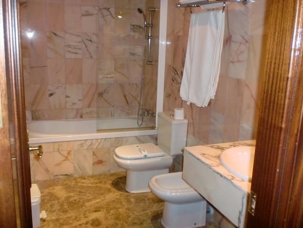 Imagen de la habitación del Hotel Sierra De Quesada. Foto 11