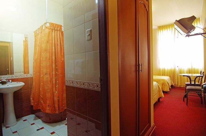 Imagen de la habitación del Hotel Sierra Dorada. Foto 17