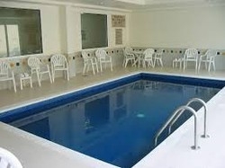 Imagen de la piscina del Hotel Sierra Huasteca Inn. Foto 3