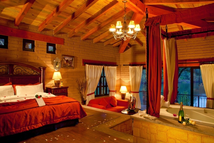 Imagen de la habitación del Hotel Sierra Lago Resort and Spa. Foto 7