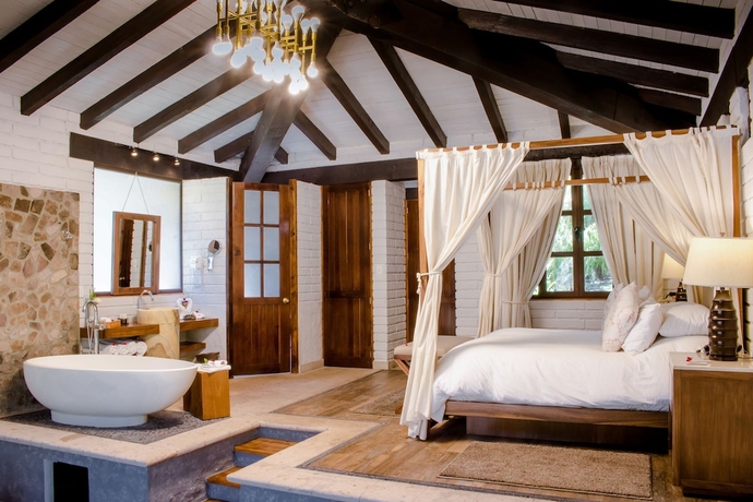 Imagen de la habitación del Hotel Sierra Lago Resort and Spa. Foto 12