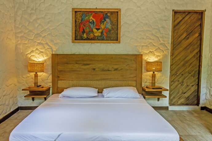 Imagen de la habitación del Hotel Sierra Lim&oacute;n Caba&ntilde;as Club. Foto 15