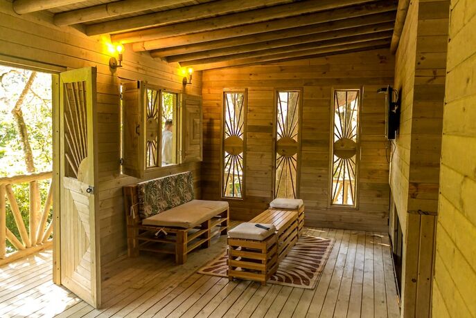 Imagen de la habitación del Hotel Sierra Lim&oacute;n Caba&ntilde;as Club. Foto 18