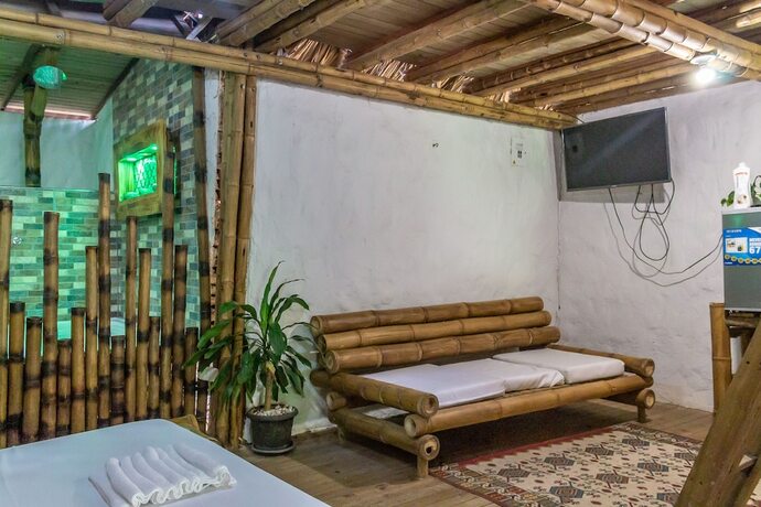 Imagen de la habitación del Hotel Sierra Lim&oacute;n Caba&ntilde;as Club. Foto 19