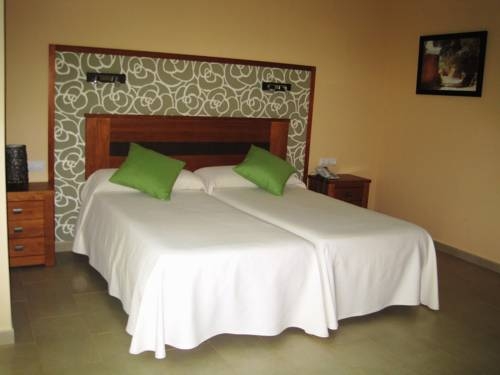 Imagen de la habitación del Hotel Sierra Luz. Foto 2