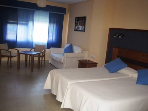 Imagen de la habitación del Hotel Sierra Luz. Foto 5