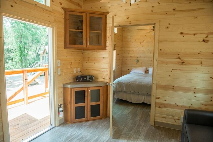 Imagen de la habitación del Hotel Sierra Meadows. Foto 14