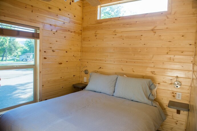 Imagen de la habitación del Hotel Sierra Meadows. Foto 19