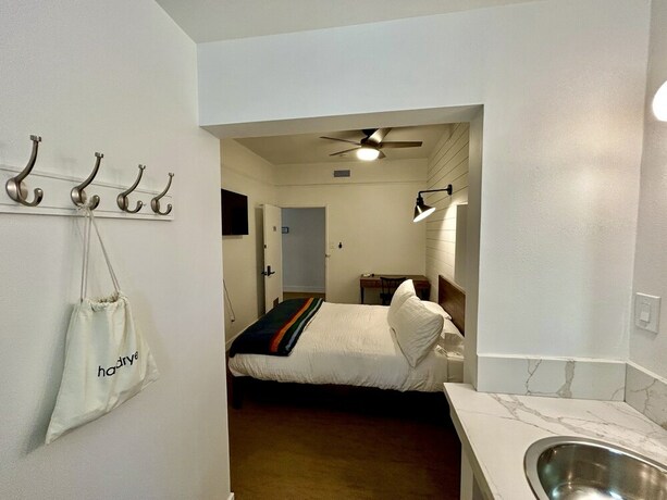 Imagen de la habitación del Hotel Sierra Motor Lodge. Foto 20