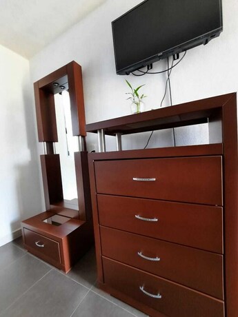 Imagen de la habitación del Hotel Sierra Norte Inn. Foto 23