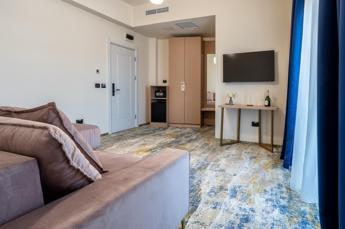 Imagen de la habitación del Hotel Sierra, Pitesti. Foto 2