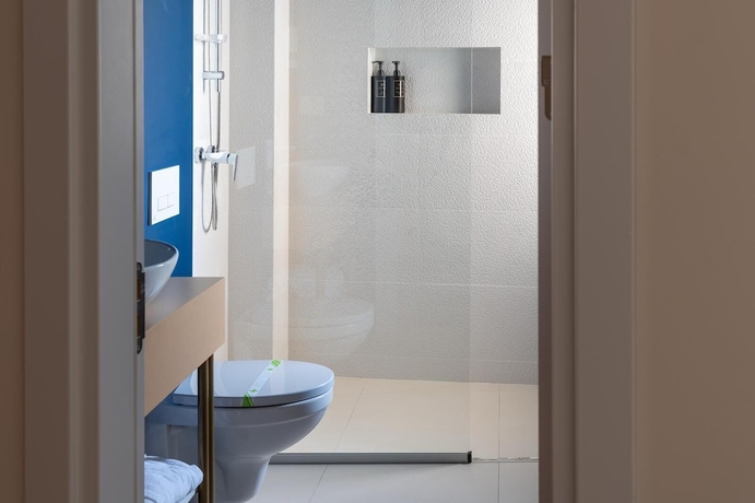 Imagen de la habitación del Hotel Sierra, Pitesti. Foto 4