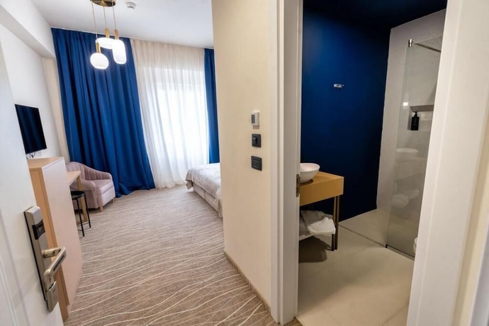 Imagen de la habitación del Hotel Sierra, Pitesti. Foto 5