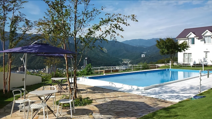 Imagen de la piscina del Hotel Sierra Resort Yuzawa. Foto 14