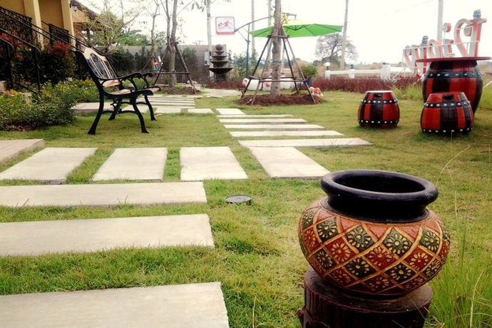 Imagen de los exteriores del Hotel Sierra View Resort. Foto 9