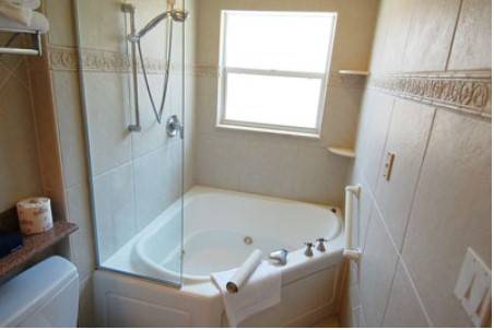 Imagen de la habitación del Hotel Siesta Beach Resort & Suites Tiki & Pool. Foto 16