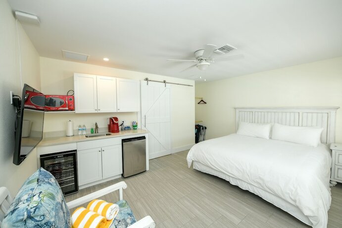 Imagen de la habitación del Hotel Siesta Key Beach Resort And Suites. Foto 18