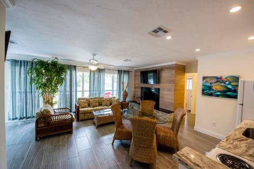 Imagen de la habitación del Hotel Siesta Key Beachside Villas. Foto 4