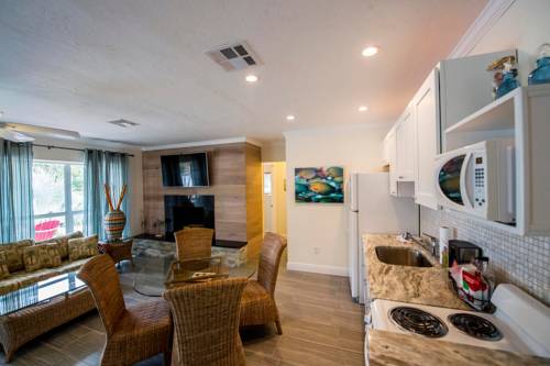 Imagen de la habitación del Hotel Siesta Key Beachside Villas. Foto 5