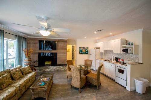 Imagen de la habitación del Hotel Siesta Key Beachside Villas. Foto 6