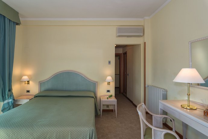 Imagen de la habitación del Hotel Siesta, Lido Di Camaiore. Foto 5