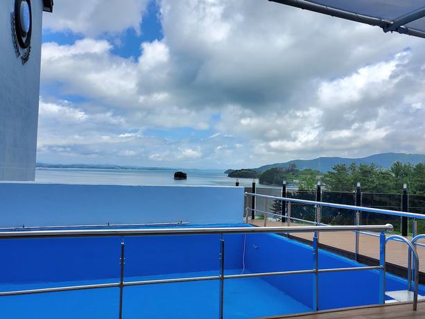 Imagen de la piscina del Hotel Siesta, Namhae-Gun. Foto 18