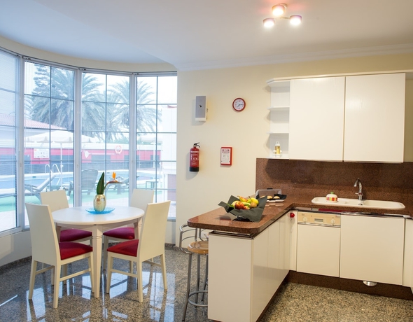 Imagen de la habitación del Hotel Siesta Suites. Foto 6