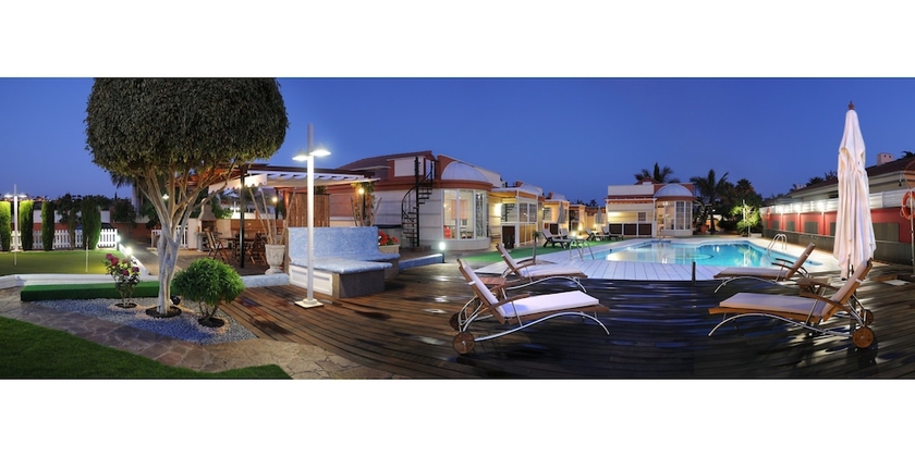 Imagen de la piscina del Hotel Siesta Suites. Foto 18