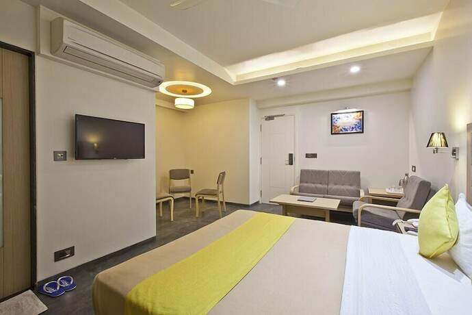 Imagen de la habitación del Hotel Sifat International. Foto 9