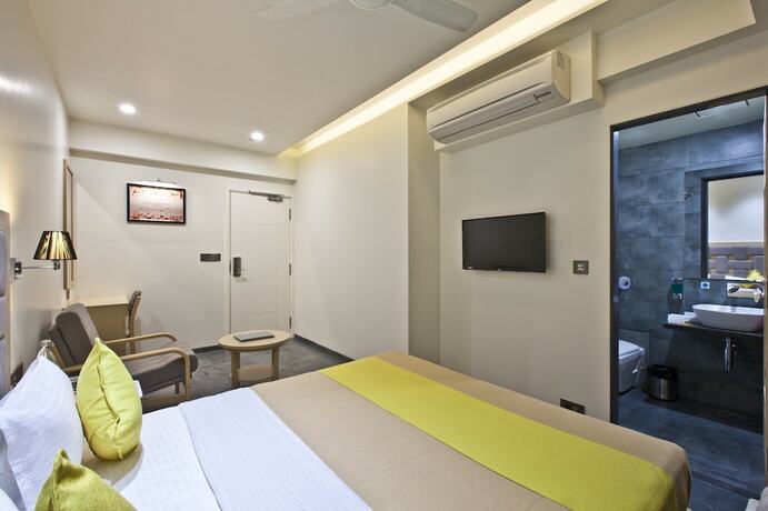 Imagen de la habitación del Hotel Sifat International. Foto 12