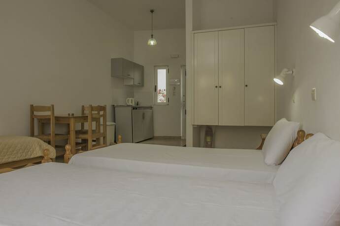 Imagen de la habitación del Hotel Sifis Studios. Foto 16