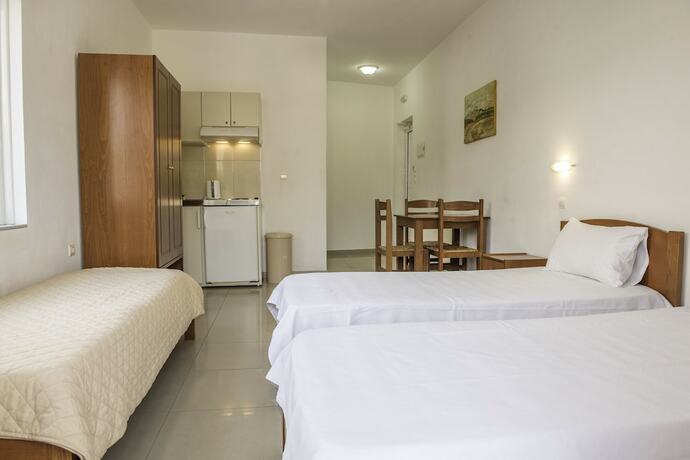 Imagen de la habitación del Hotel Sifis Studios. Foto 18