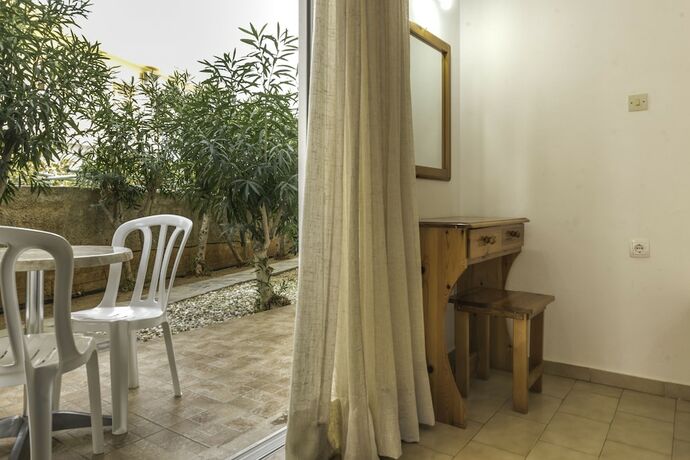 Imagen de la habitación del Hotel Sifis Studios. Foto 19