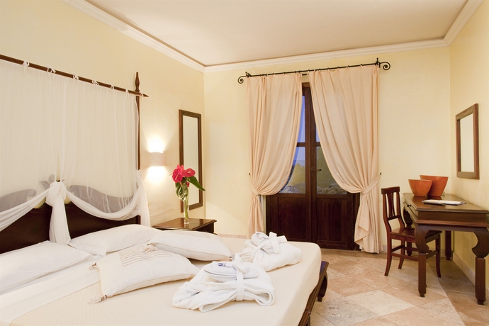 Imagen de la habitación del Hotel Sighientu Resort. Foto 5