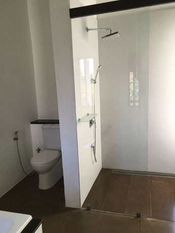 Imagen de la habitación del Hotel Sigiriya Jungles. Foto 6