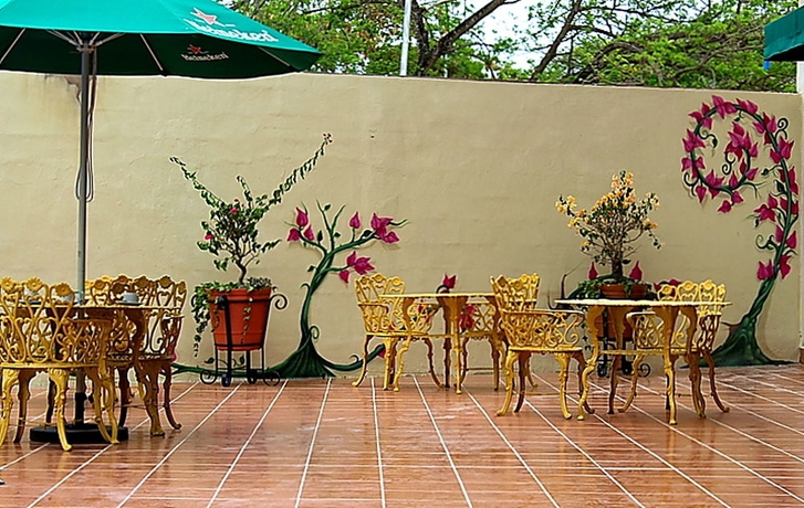 Imagen de los exteriores del Hotel Siglo 21 Merida. Foto 8