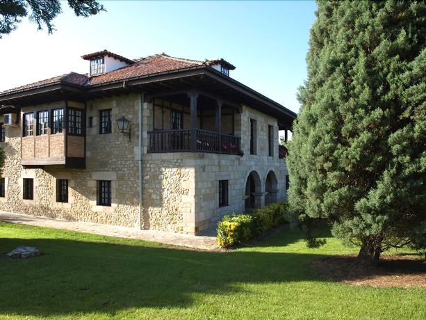 Imagen de los exteriores del Hotel Siglo Xviii. Foto 11