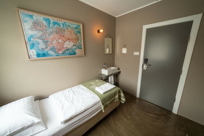 Imagen de la habitación del Hotel Siglunes. Foto 18