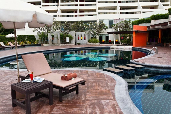 Imagen de la piscina del Hotel Sigma Resort Jomtien Pattaya. Foto 15