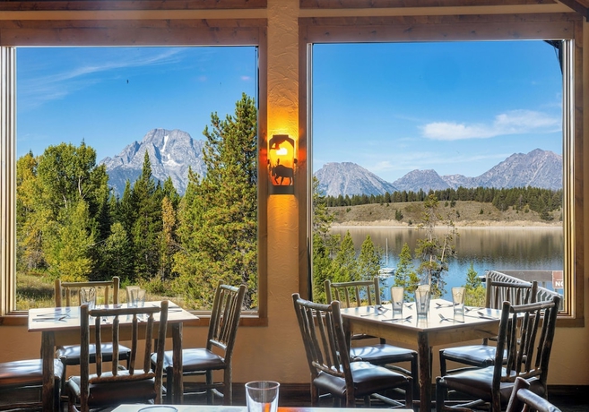 Imagen del bar/restaurante del Hotel Signal Mountain Lodge. Foto 11