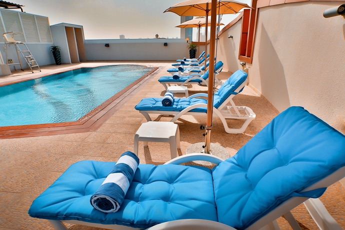 Imagen de la piscina del Hotel Signature Al Barsha. Foto 16