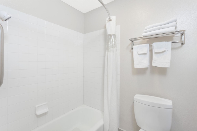 Imagen de la habitación del Hotel Signature Anaheim Maingate. Foto 6