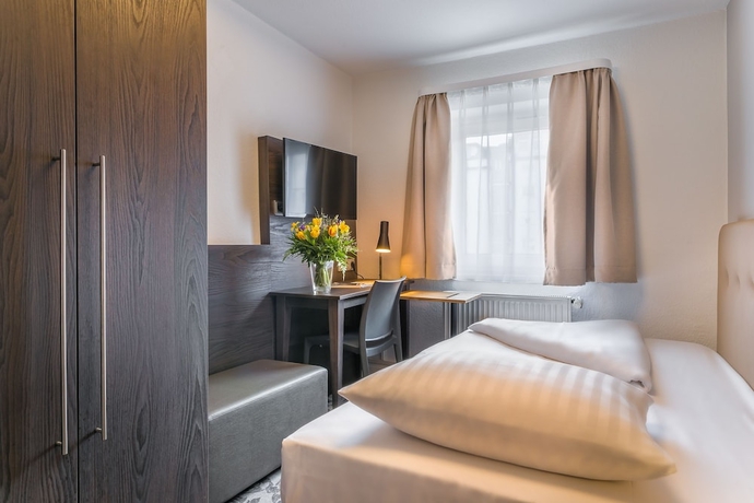 Imagen de la habitación del Hotel Signature Astoria Hamburg. Foto 10