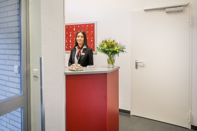 Imagen de los interiores del Hotel Signature Astoria Hamburg. Foto 18